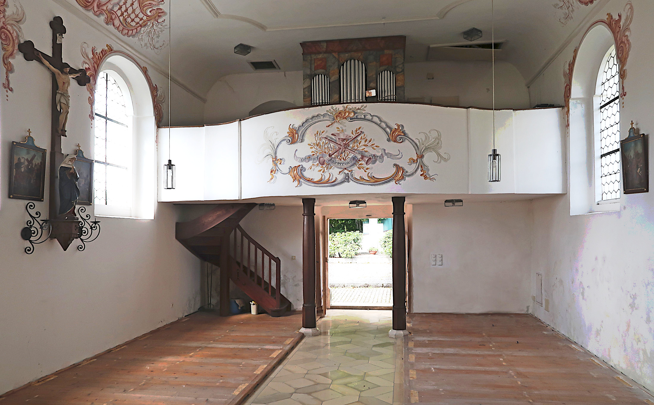 image Kirche ohne Gestühl